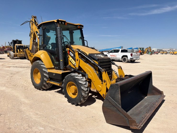 2021-caterpillar-420f2-it-image-4