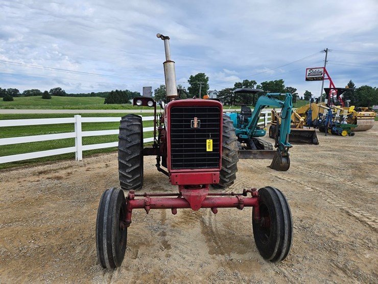 #53-•-interantional-656-farmall-tractor-image-8