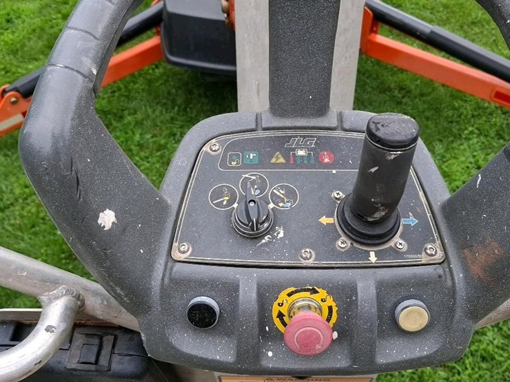 2016-jlg-t500j-image-26