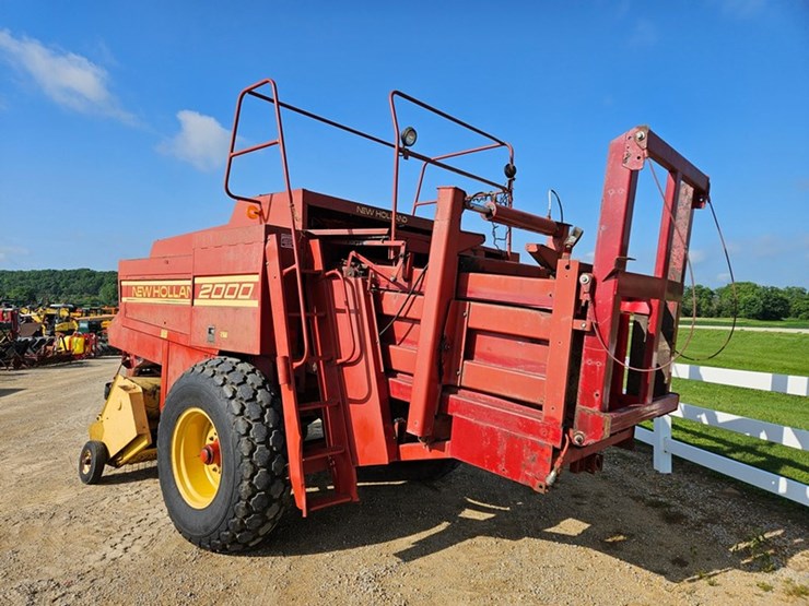 2000-new-holland-2000-image-3