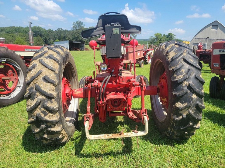 1959-farmall-560-diesel-image-4