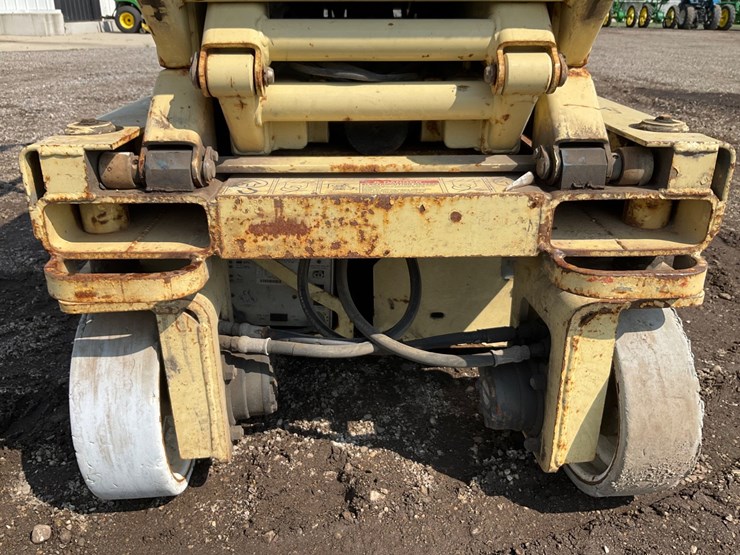 jlg-1932e2-image-12