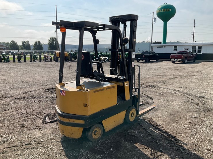 caterpillar-mc30-image-5
