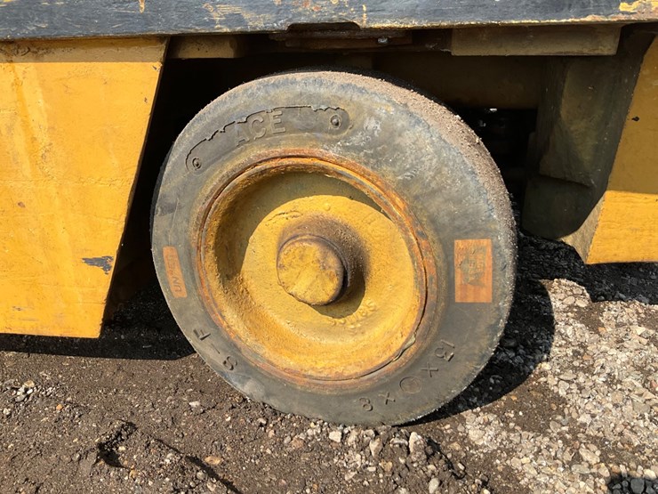caterpillar-mc30-image-23