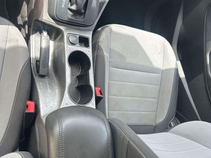 2014-ford-escape-image-17