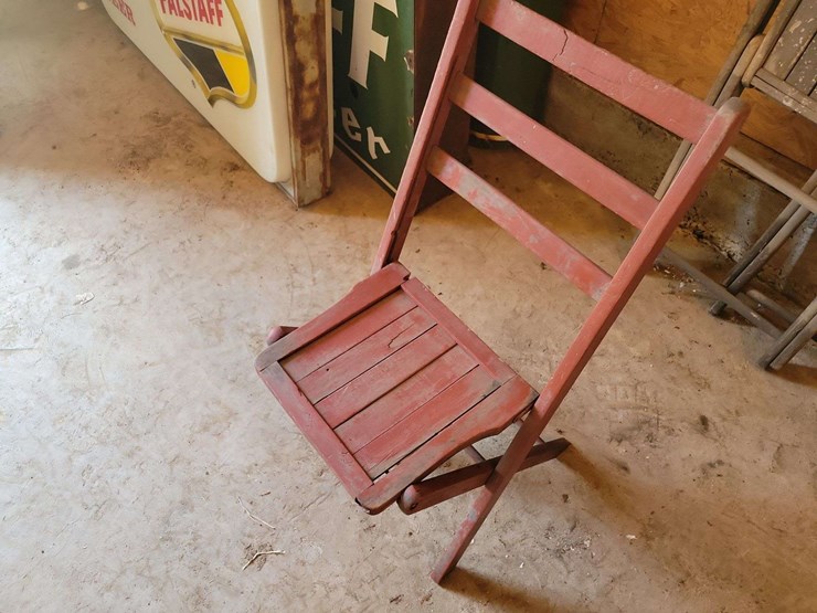 (6)-wooden-folding-chairs-image-6