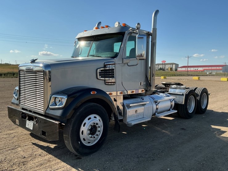 2012-freightliner-coronado-122-sd-image-1