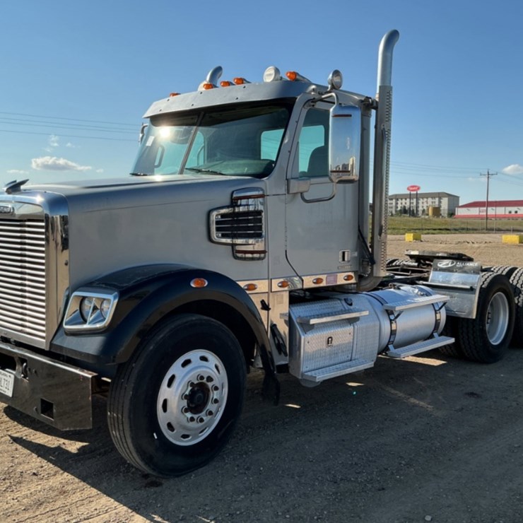 2012 FREIGHTLINER CORONADO 122 SD