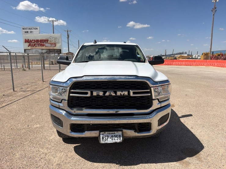 2019-dodge-ram-2500-image-2