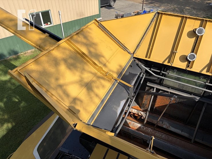 2013-caterpillar-c13-image-38