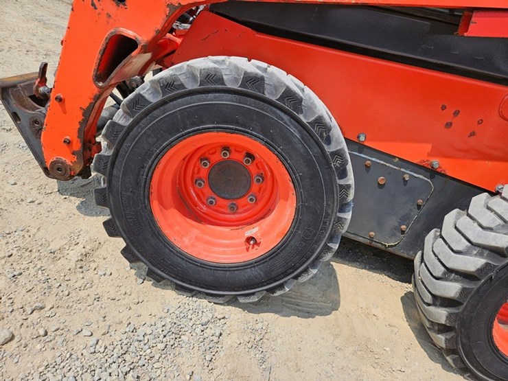 2016-kubota-ssv75-image-28