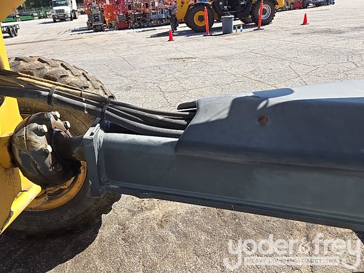 2016-deere-672gp-image-23