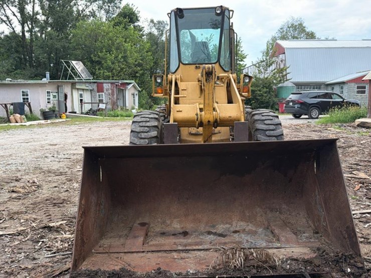 1990-deere-444e-image-7