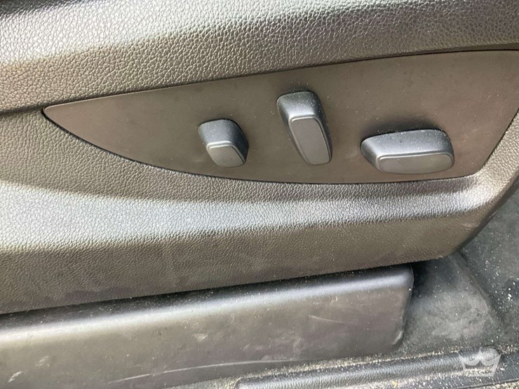 2020-chevrolet-tahoe-image-22