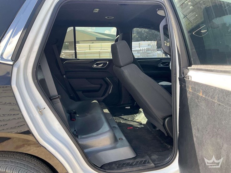 2021-chevrolet-tahoe-image-28
