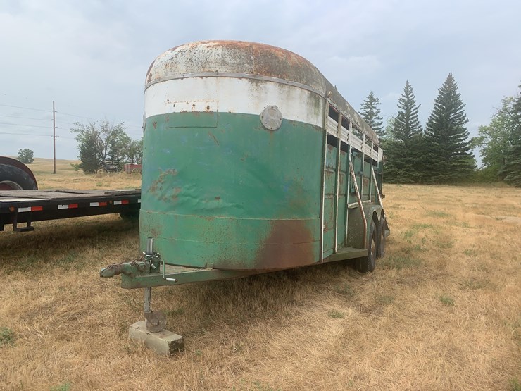stock-trailer-image-1