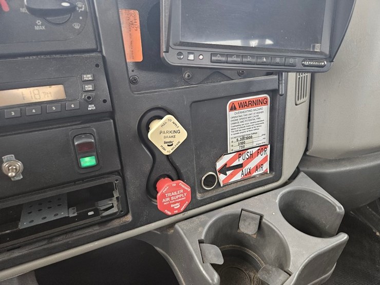 2011-international-durastar-4300-image-42