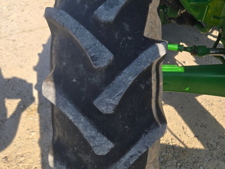 2024-john-deere-5075e-image-58