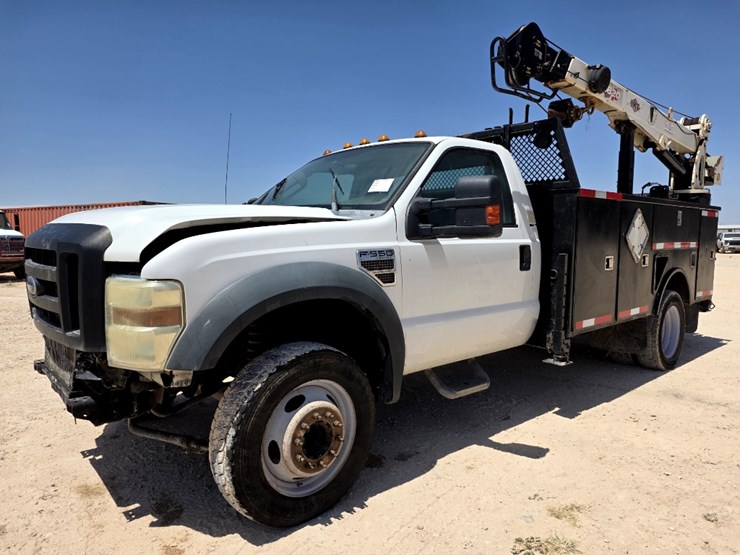 2010-ford-f550-image-1
