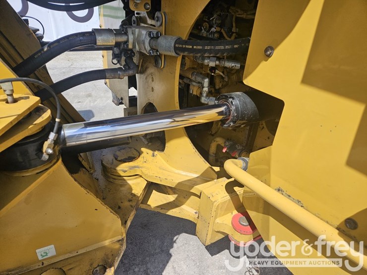 2016-caterpillar-966m-xe-image-32