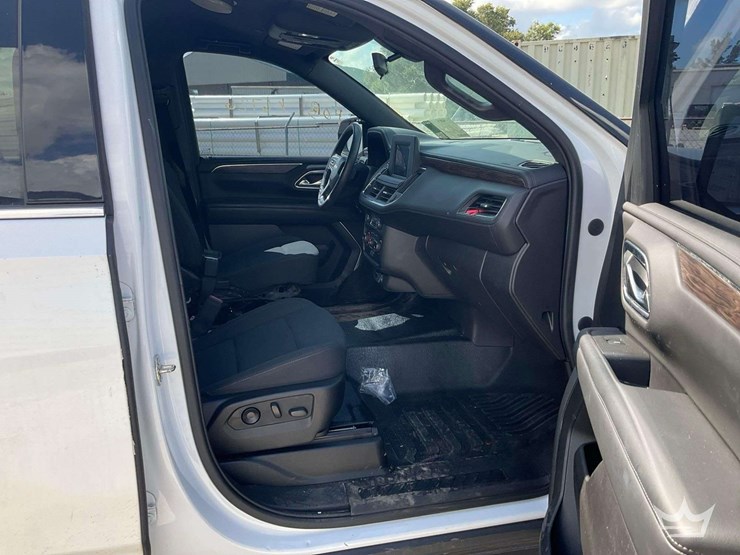 2021-chevrolet-tahoe-image-19