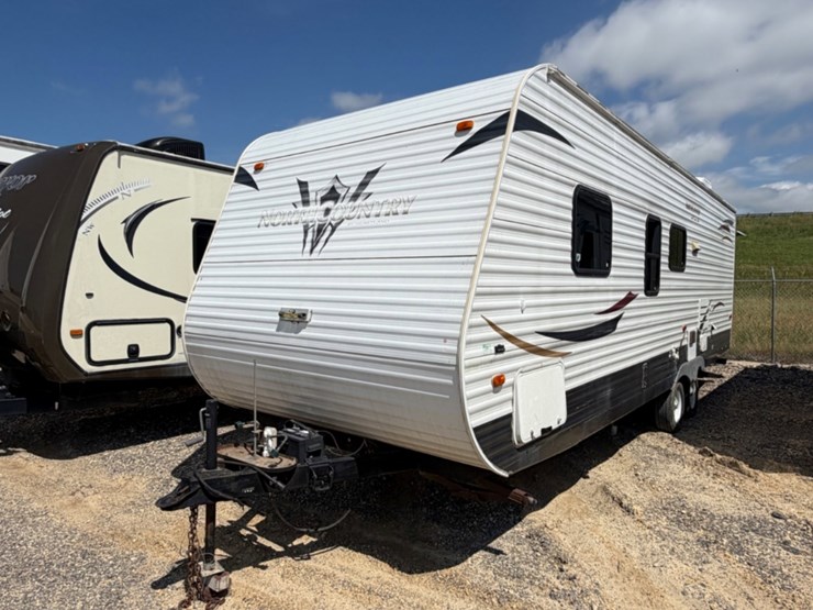 2011-heartland-north-country-travel-trailer-image-1