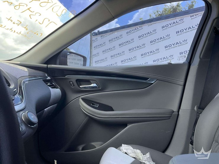 2018-chevrolet-impala-sedan-image-15