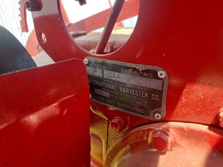 1947-farmall-b-with-mounted-cultivator-image-24