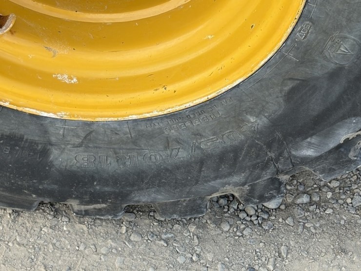2018-deere-324k-image-13