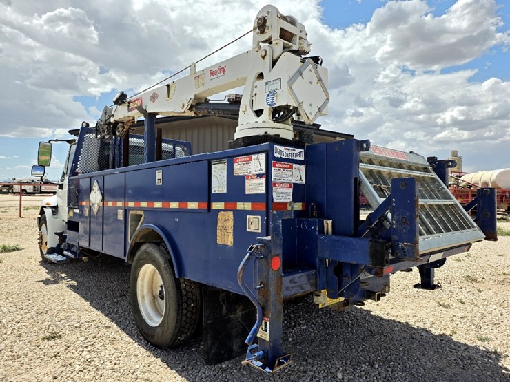 2010-international-durastar-4300-image-7