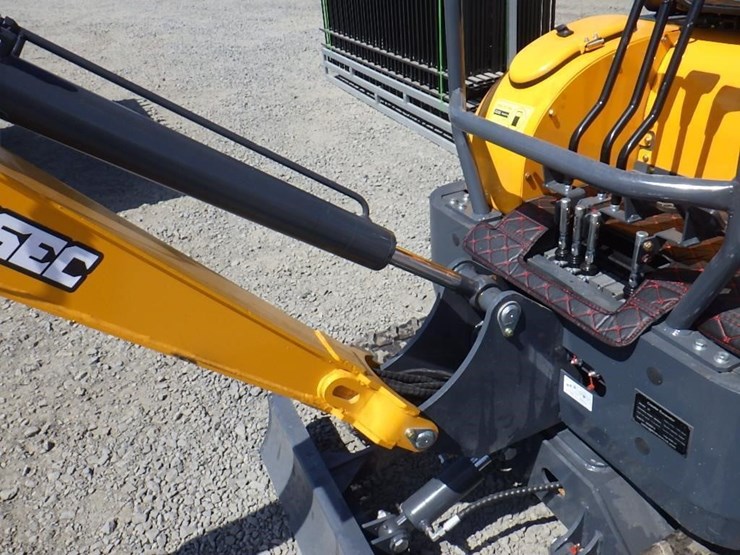 2026-vicsec-22-hydraulic-excavator-image-8