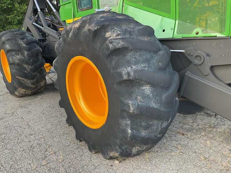 2006-deere-648g-iii-image-64