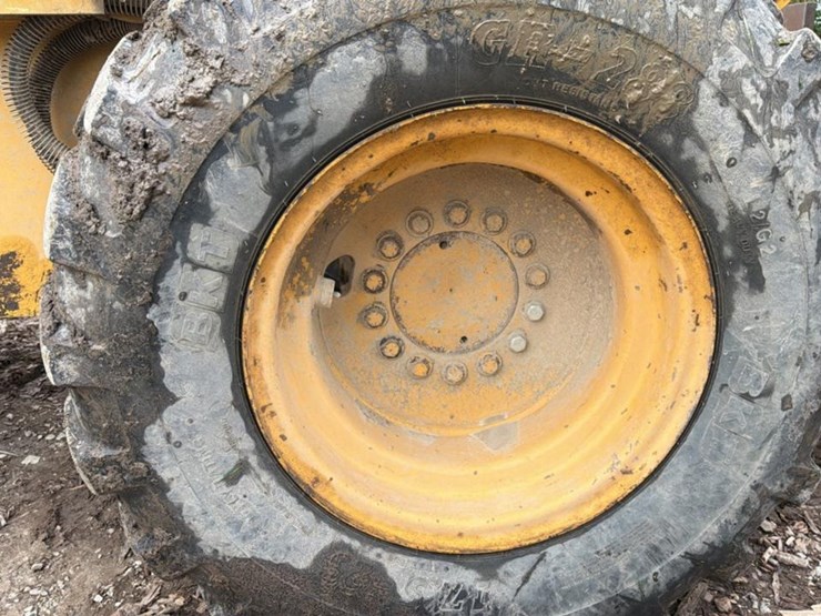 1990-deere-444e-image-39