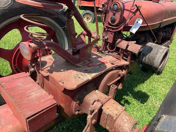 1952-farmall-super-h-image-12