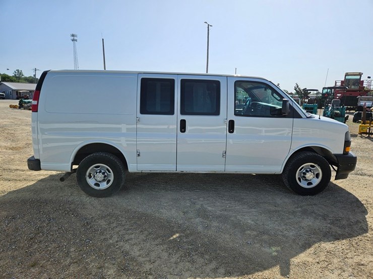 2018-chevrolet-g20-image-6