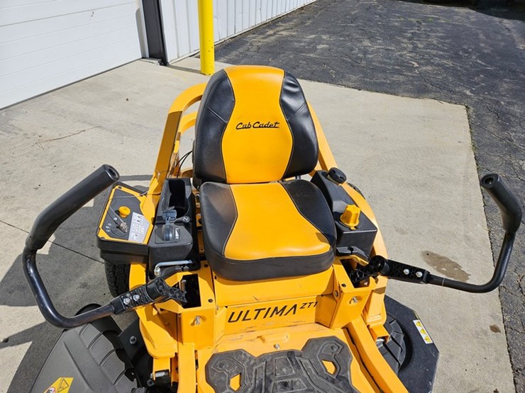 #651-•-cub-cadet-zt1-zero-turn-mower-image-26