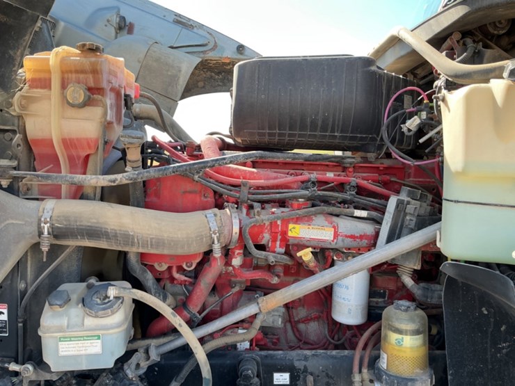 2015-freightliner-coronado-122-sd-image-9