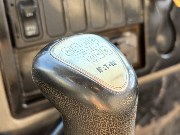 2012-international-durastar-4300-image-11