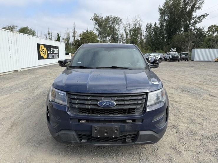 2018-ford-explorer-image-8
