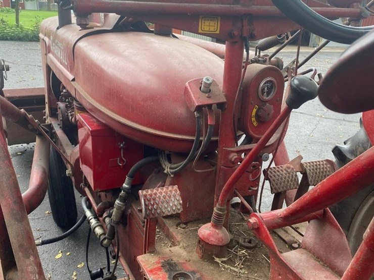 #6067-•-1948-farmall-h-tractor-image-14