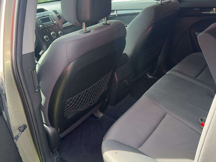 2012-kia-sorento-image-9