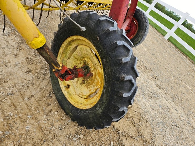 new-holland-256-image-19