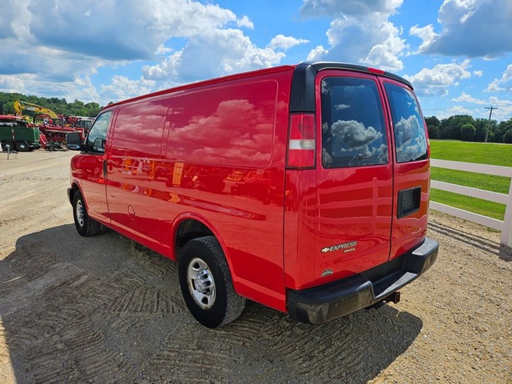 2015-chevrolet-g20-image-3