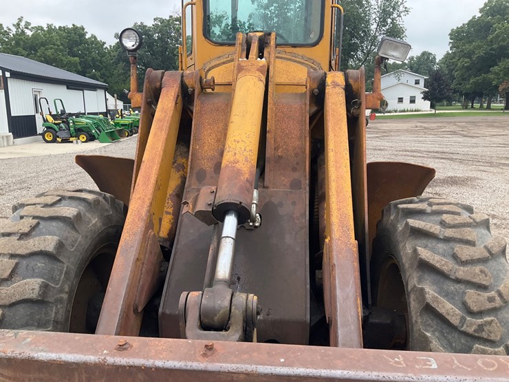 john-deere-444-image-15