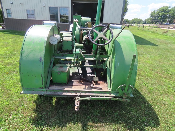 #6029-•-waterloo-boy-tractor-image-4