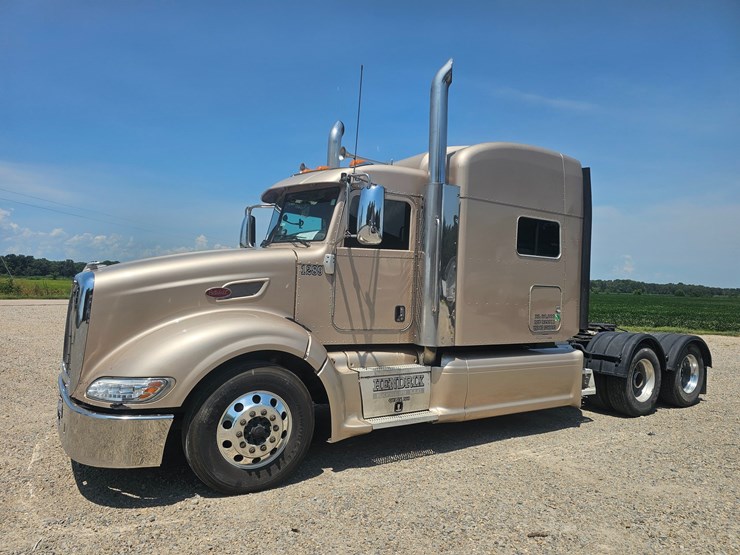2015-peterbilt-386-image-4