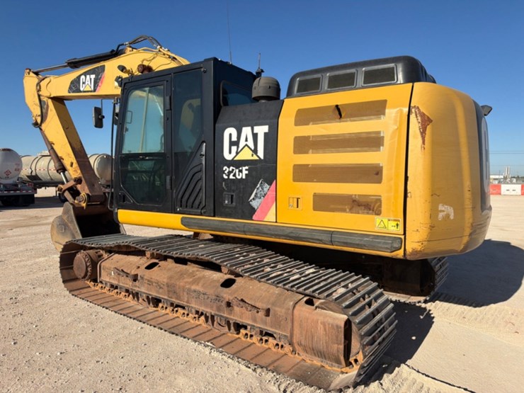 2015-caterpillar-326fl-image-10