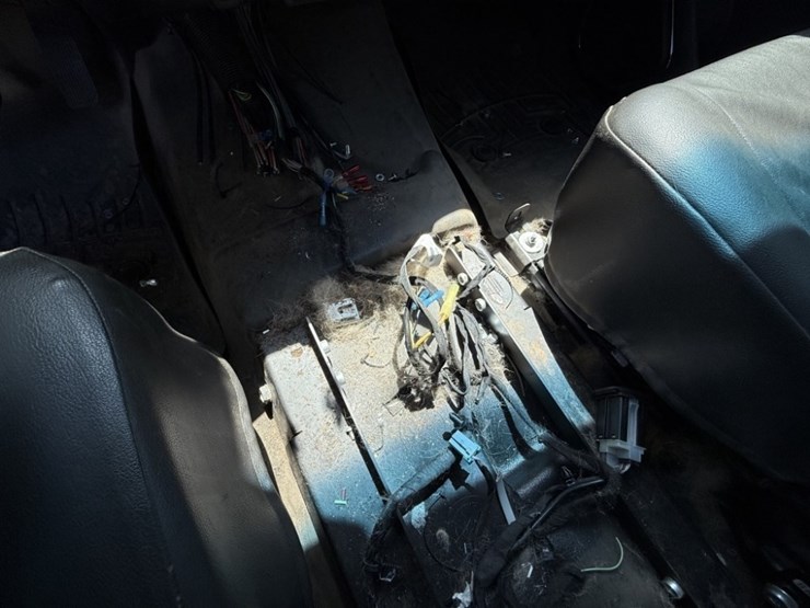 2016-chevrolet-tahoe-image-32