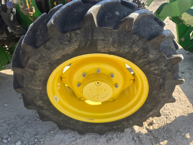 2024-john-deere-5075e-image-57