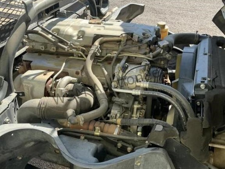 2006-mitsubishi-fuso-fe180-image-11